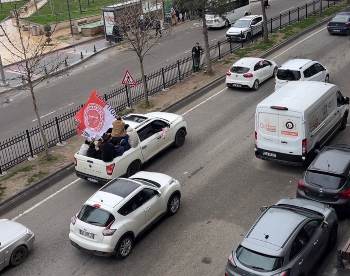 Batman’da Derbi Heyecanı Petrolspor’a Konvoyla Destek (1)