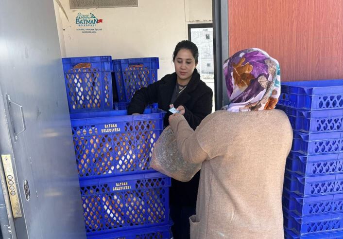 Batman’da Gönül Köprüsü 6 Bin 600 Aileye Gıda Kartı Desteği12