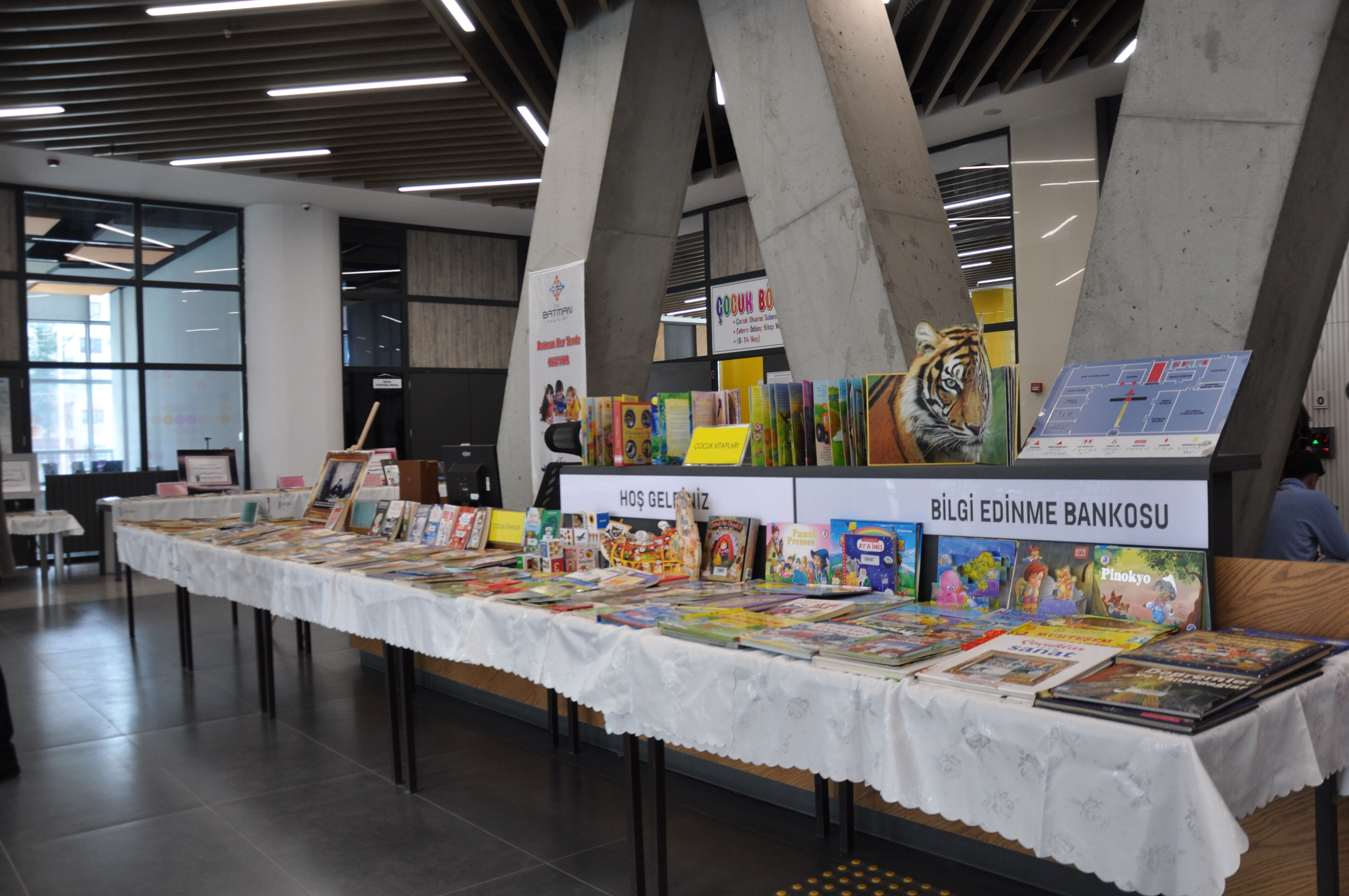 Batman’da Kütüphane Haftası Coşkusu “İyileştiren Kütüphaneler” Temasıyla Etkinlikler Başladı (6)