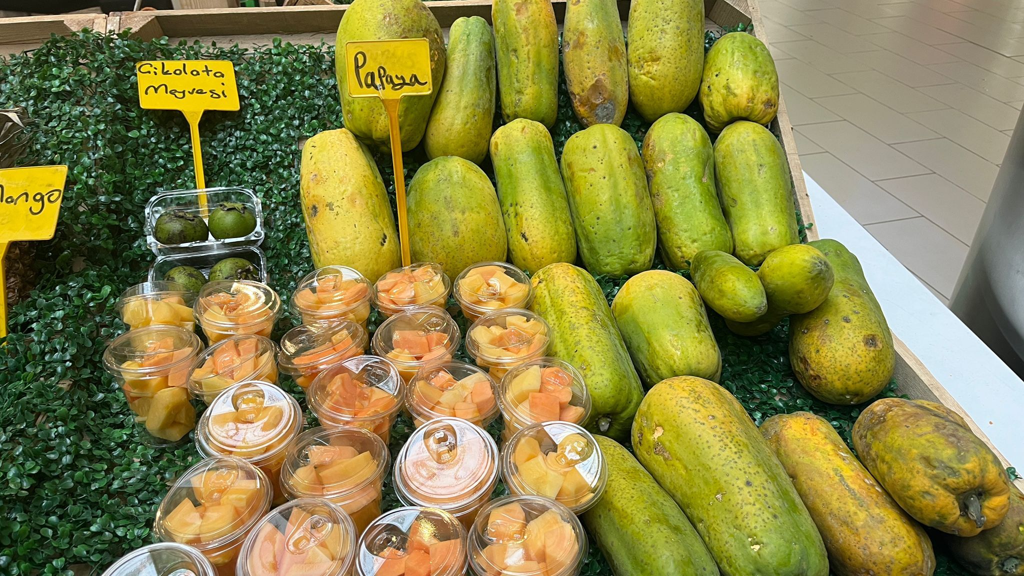 Batman’da Tropikal Meyve Dönemi Tansiyon Ve Sindirim Şifası Tezgahlarda (2)