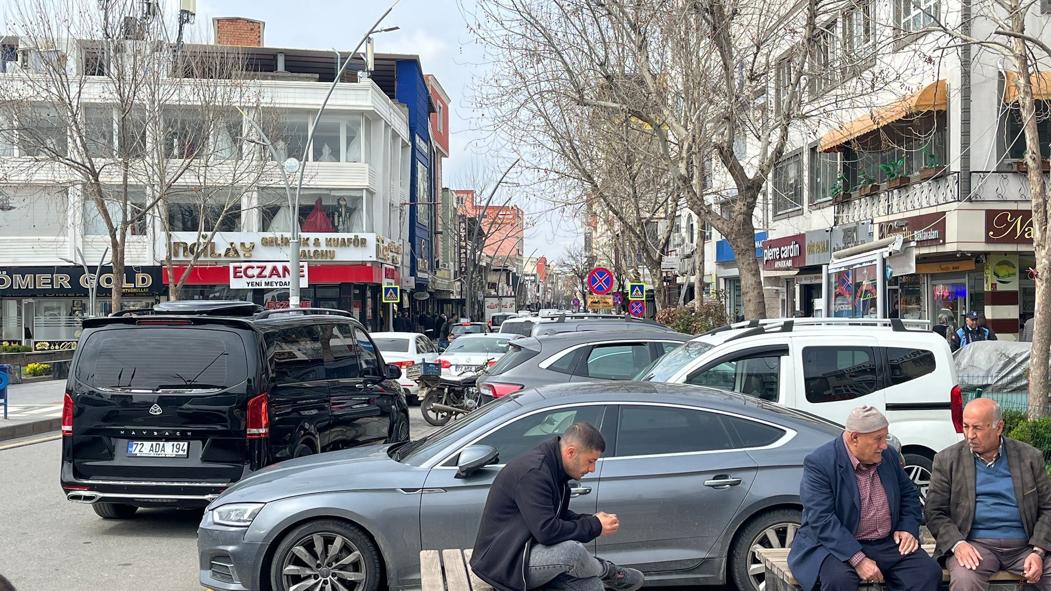 Batman’da Yetersiz Otopark Sorunu Esnafı Da Müşteriyi De Mağdur Ediyor (5)