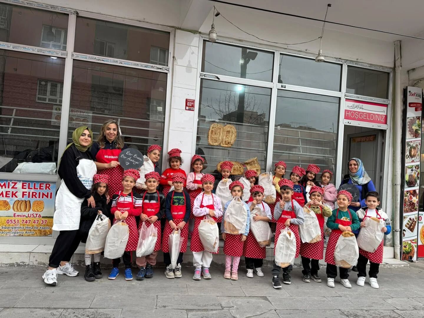 Bi̇ri̇ Bana Bi̇ri̇ Askida (3)