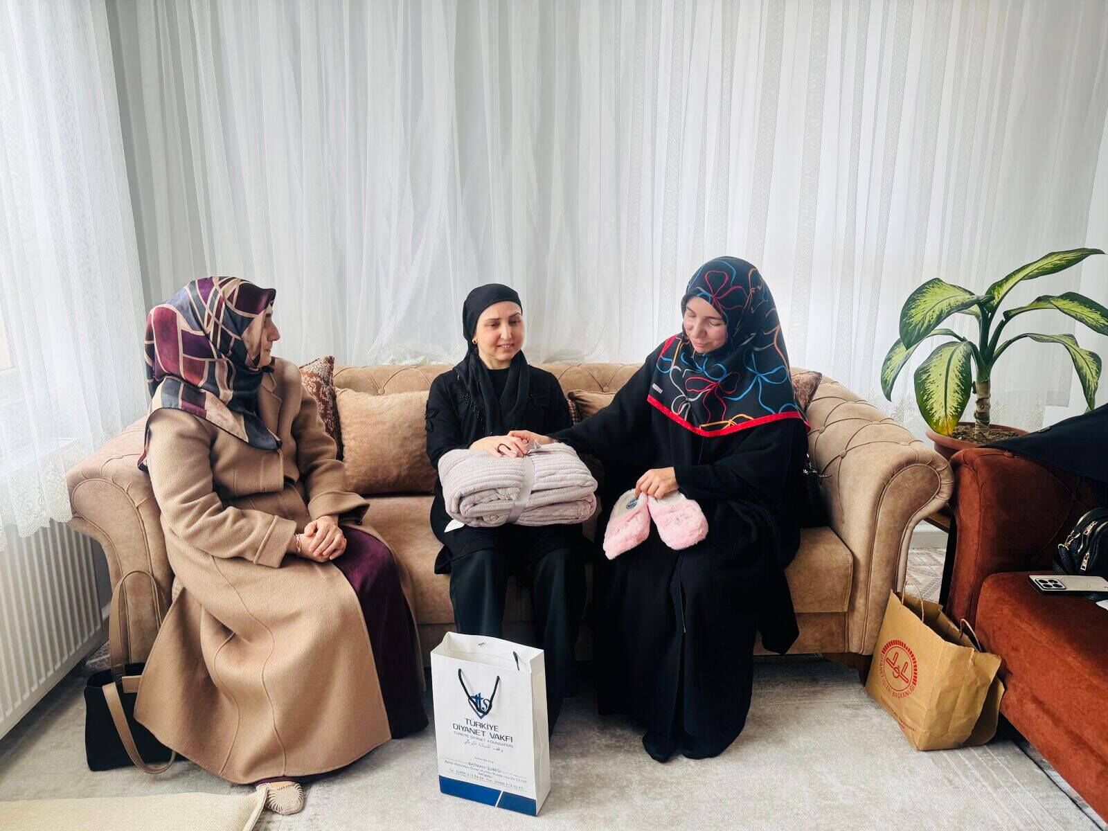 Gönül Gözüyle Kur'an Öğrenen Öğrenciye Anlamlı Ziyaret (1)