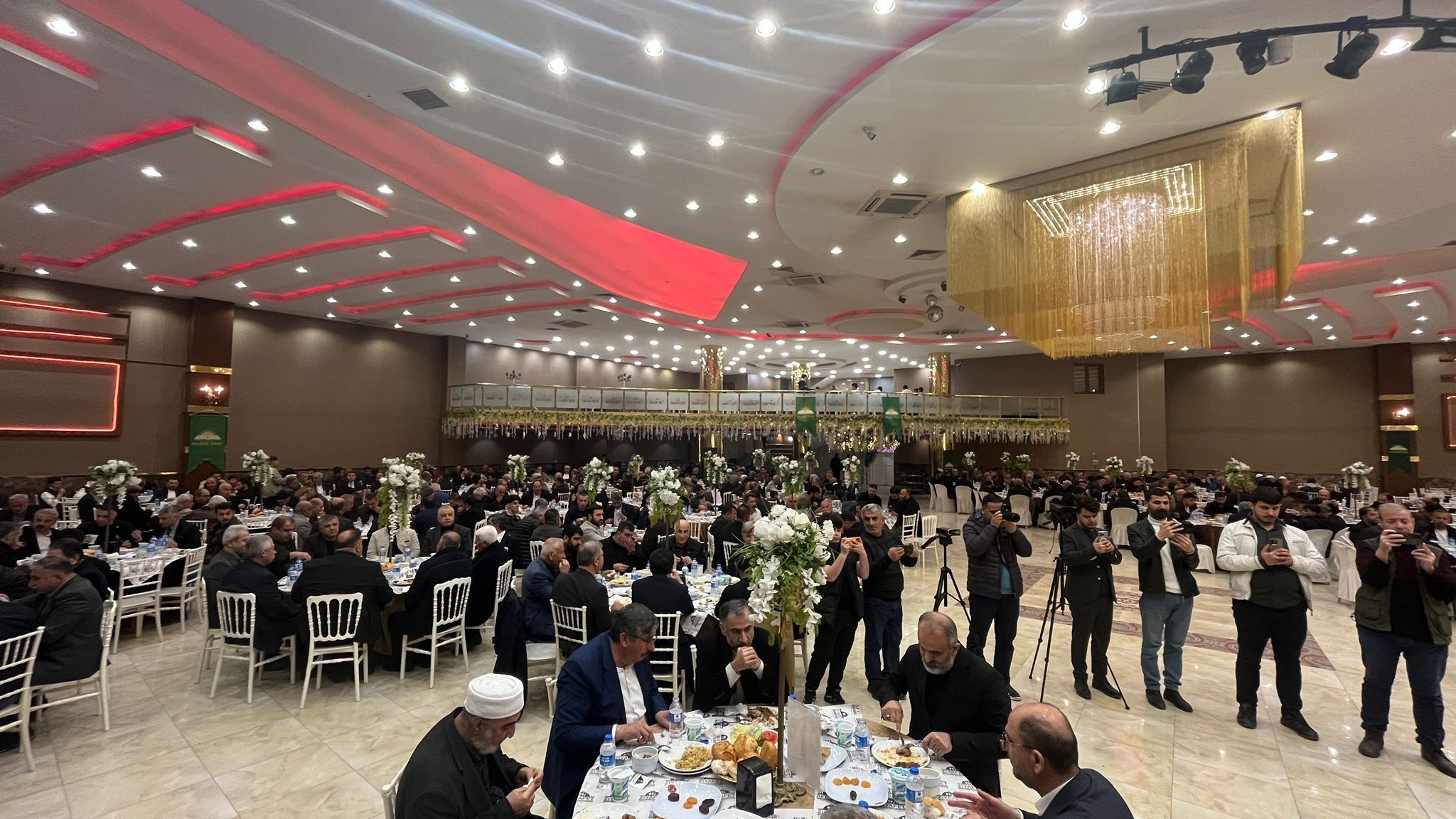 Hüda Par Batman’da Geniş Katılımlı İftar Programı Düzenledi (2)