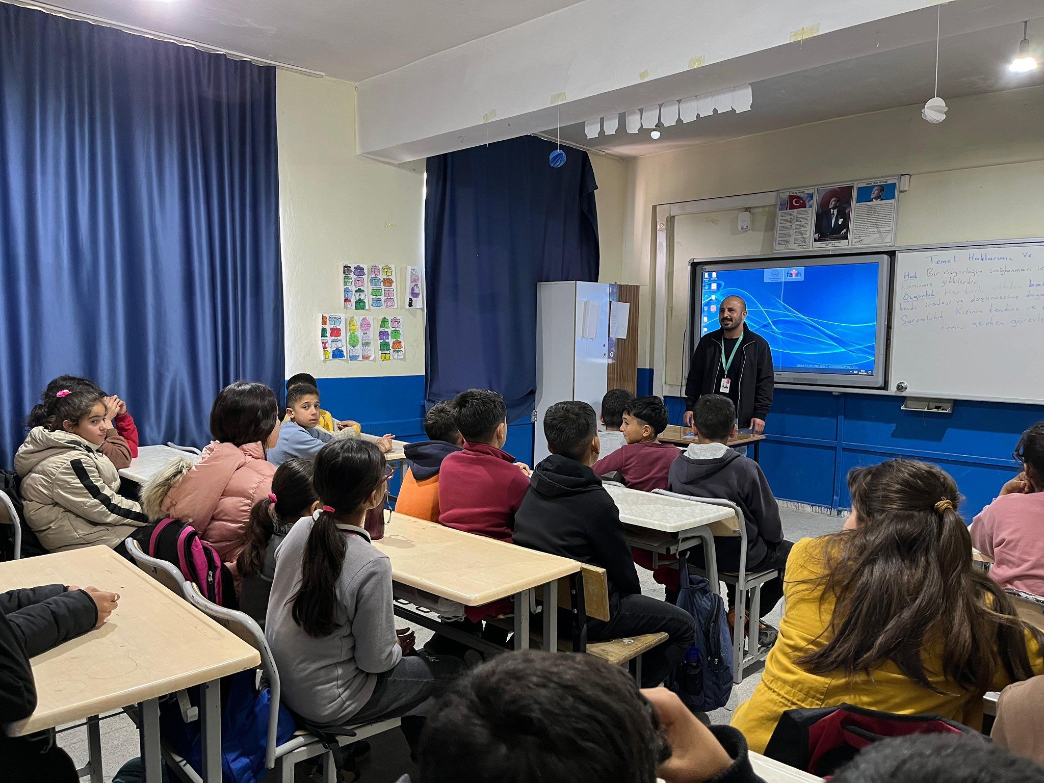 Kozluk’ta Öğrencilere Yönelik Sağlıklı Yaşam Eğitimleri Gerçekleştirildi (1)
