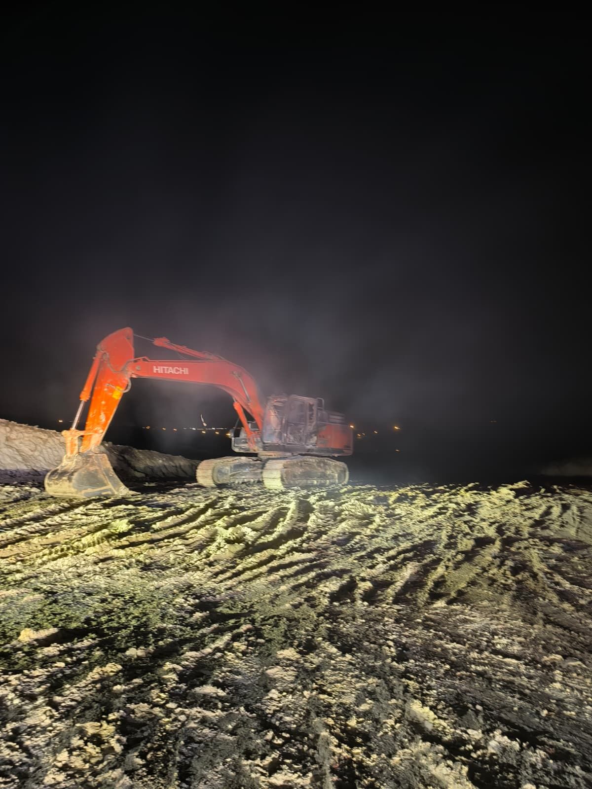 Kundaklanan İş Makinesi Kullanılamaz Hale Geldi