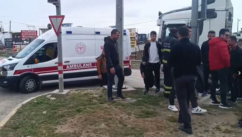 Osb Yolunda Kamyon Çarptı 64 Yaşındaki Kadın Ağır Yaralı (1)