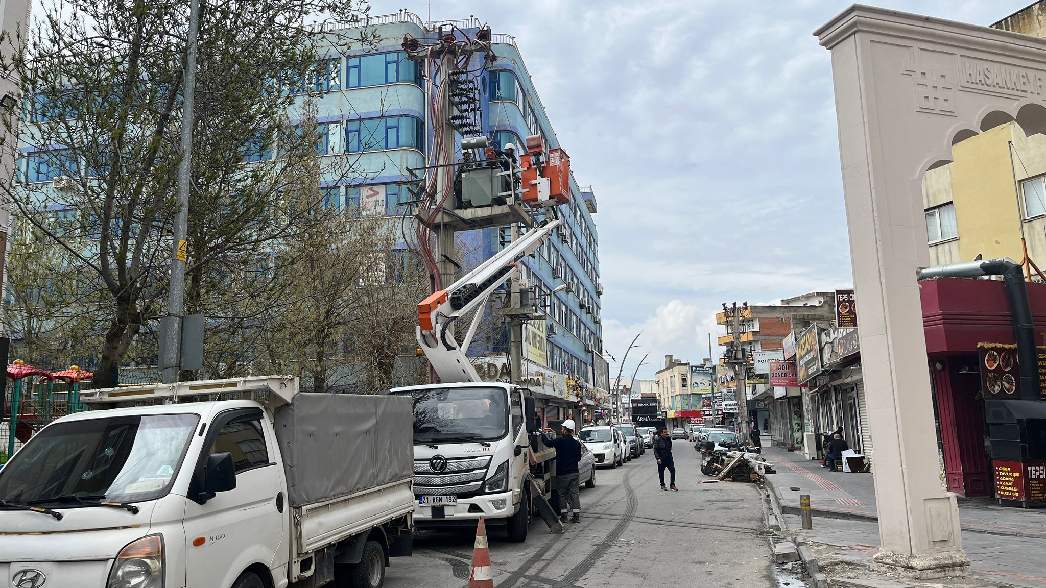 Raman Mahallesi’nde Elektrik Şebekesinde Bakım Ve Onarım Çalışması (2)