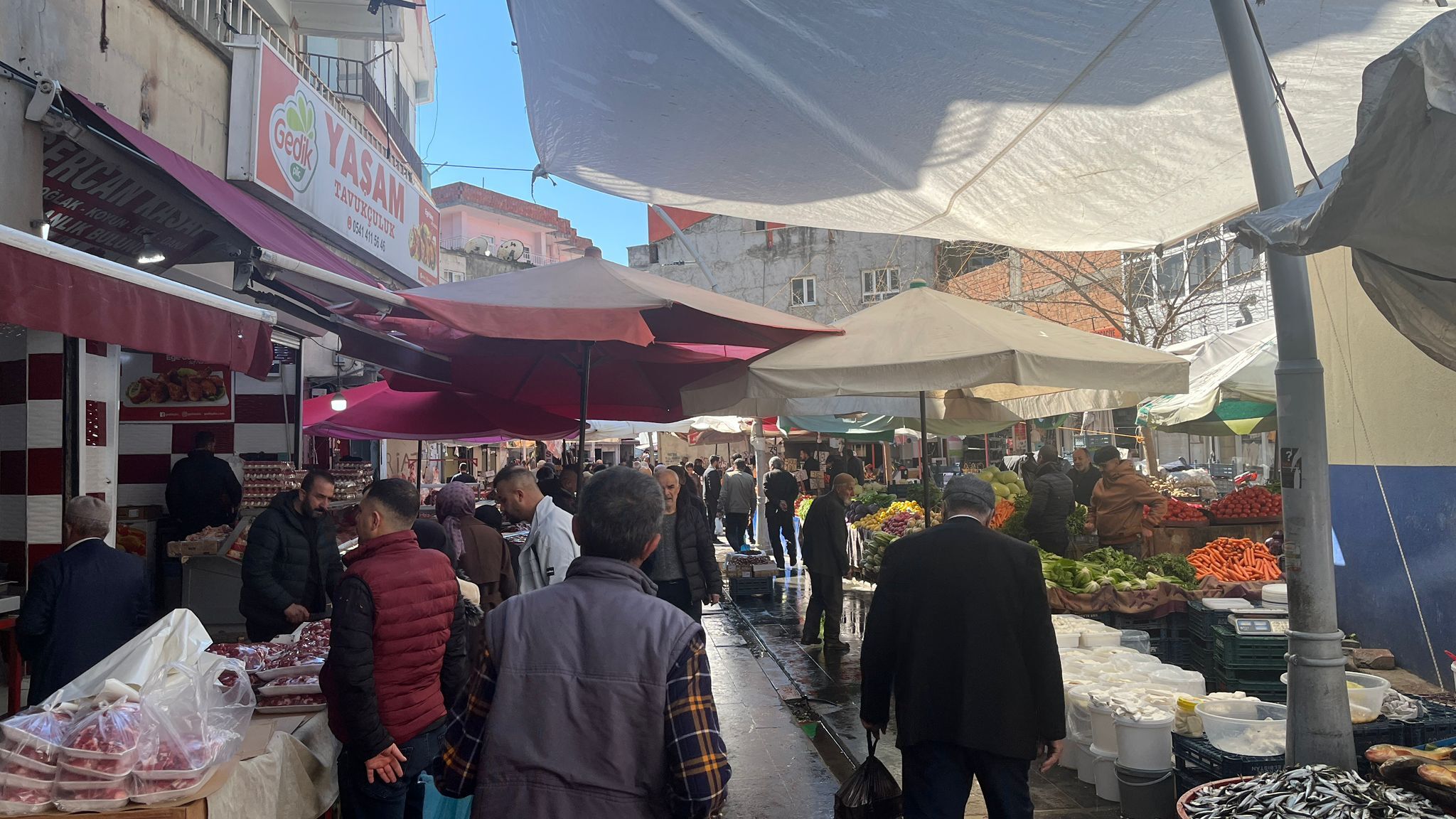 Ramazan Bereketi Alo Tevşo Pazarı’nda Esnafın Yüzünü Güldürdü (1)