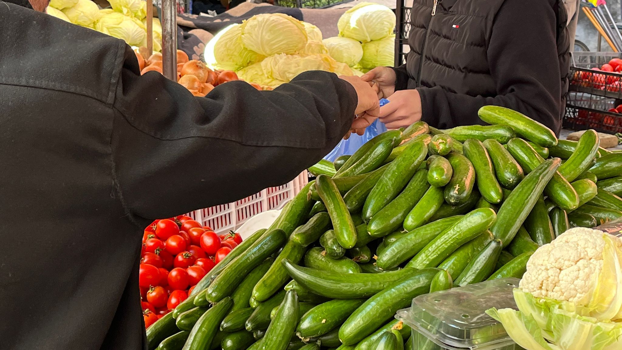 Ramazan Bereketi Alo Tevşo Pazarı’nda Esnafın Yüzünü Güldürdü (2)