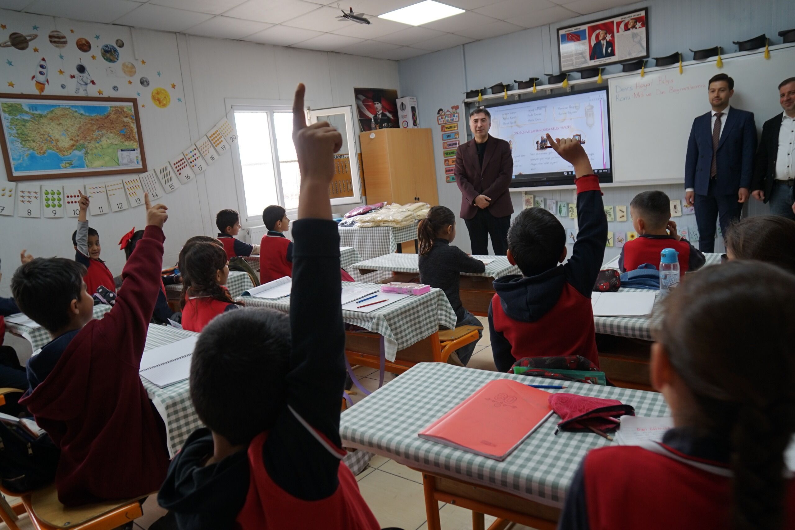Rektör Demir İlkokul Öğrencileriyle Bilim Söyleşisinde Buluştu (4)