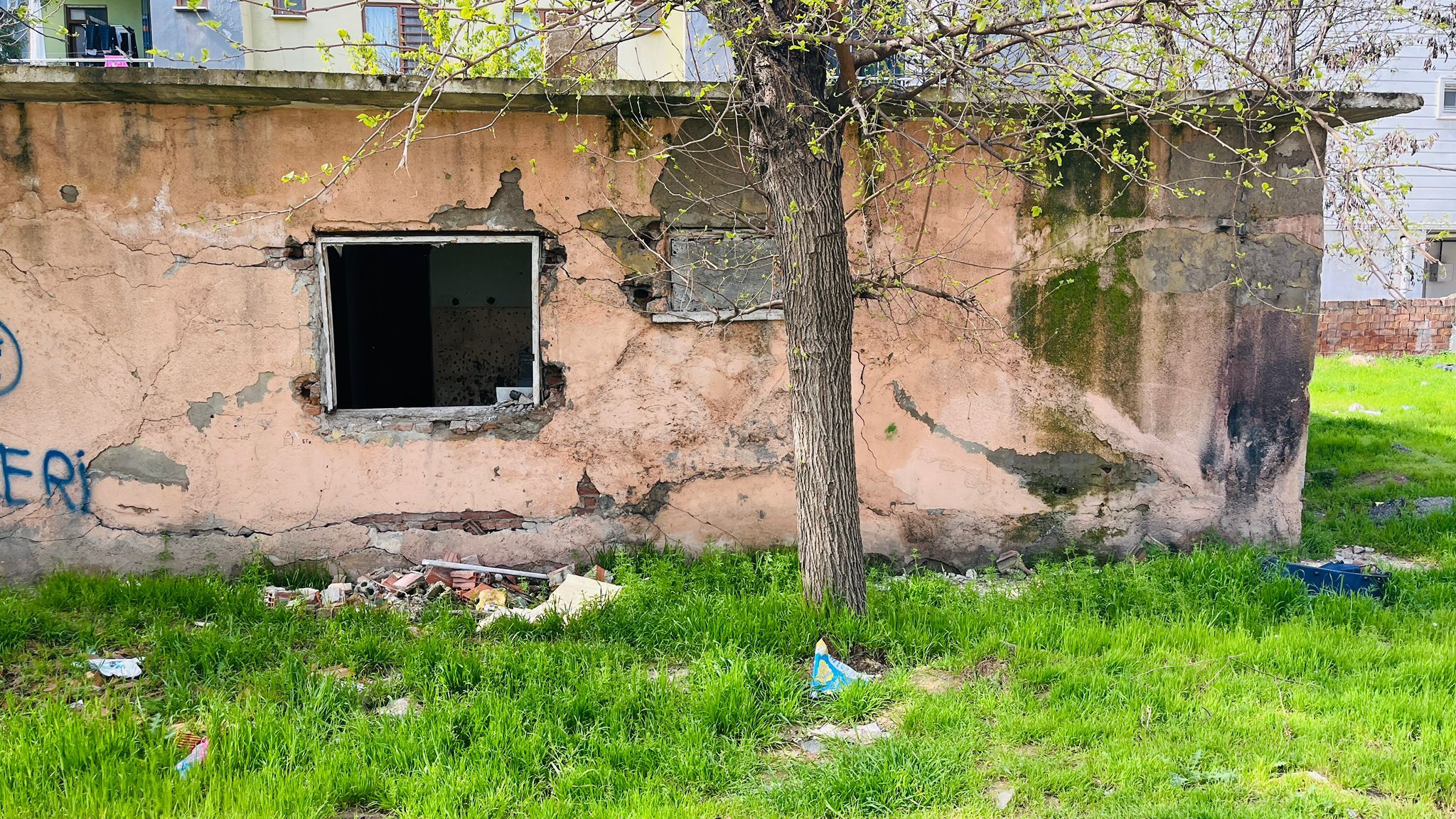 Bahçelievler'de Metruk Evler Mahalleliyi Tedirgin Ediyor (4)