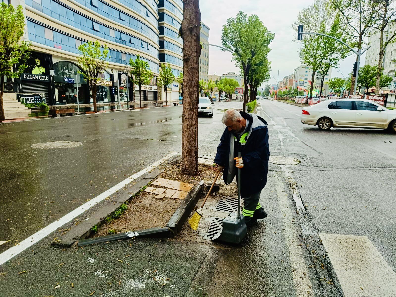 Batman Belediyesi Sağanak Yağışa Karşı Sahada (1)