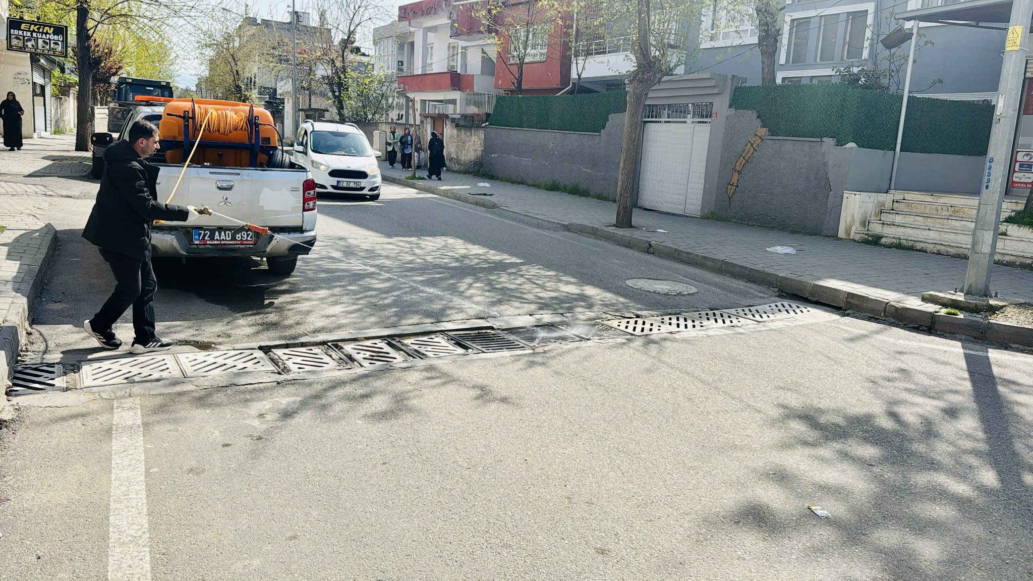 Batman Belediyesi'nden Kapsamlı İlaçlama (1)