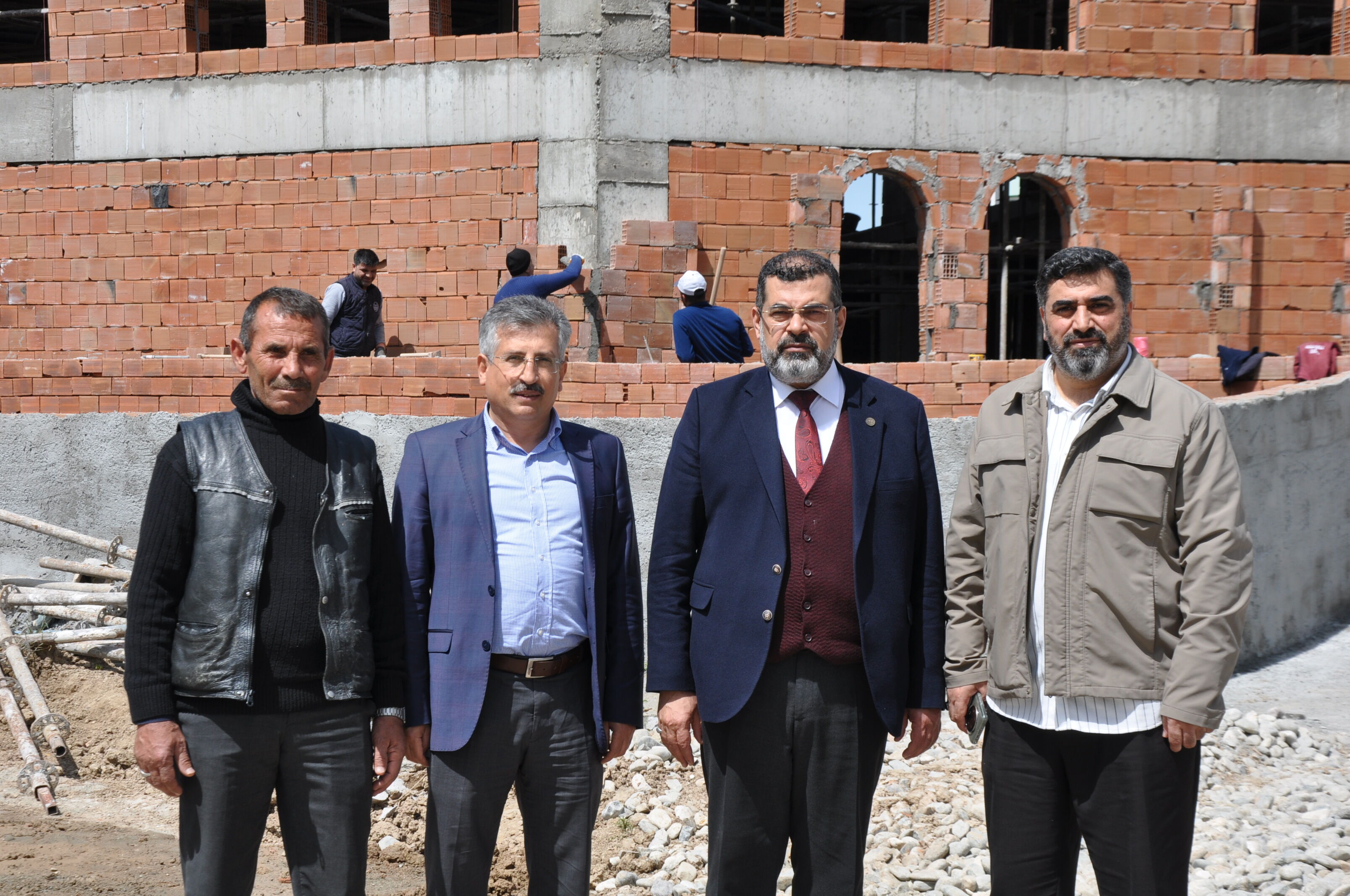 Batman İl Müftüsü Durmuş Şehir Genelinde 43 Cami İnşaatı Yükseliyor (2)
