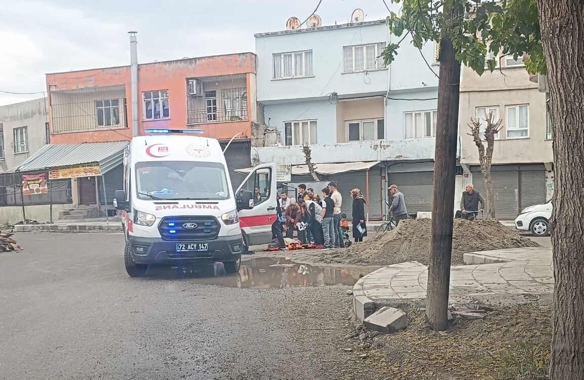 Batman’da Vicdansızlık Anne Ve Bebeğine Çarpıp Kaçtı (2)