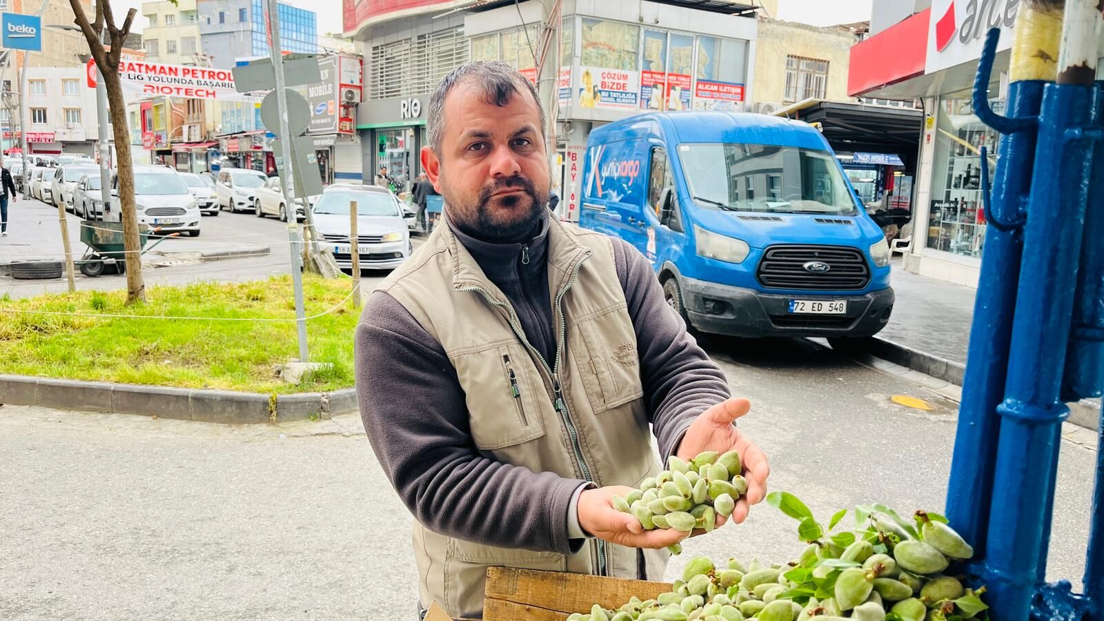 Batman'da Yerli Badem Bereketi Kilosu 120 Liradan Tezgâha İndi (2)