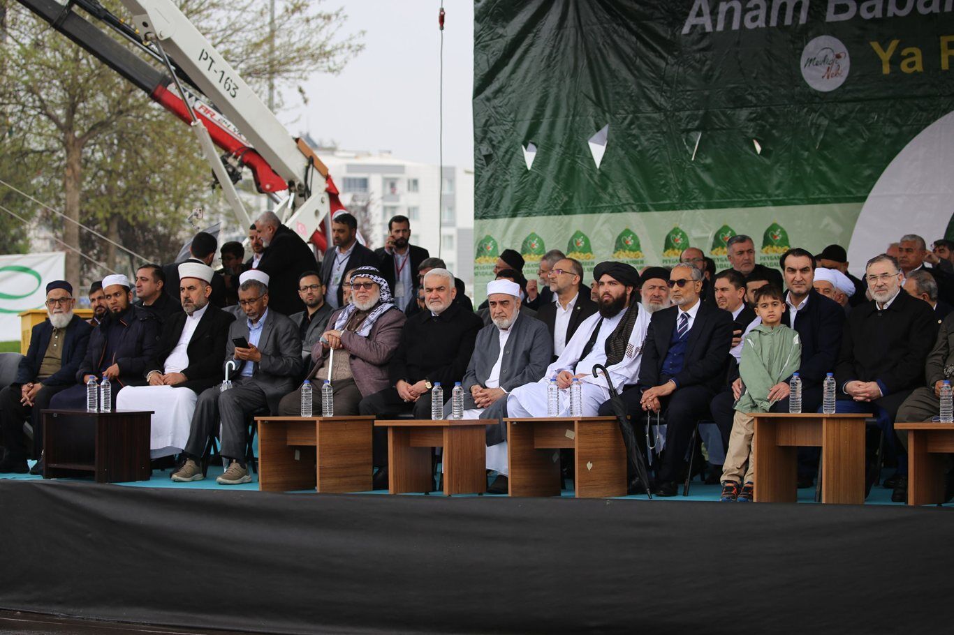 Diyarbakır’da Sağanak Yağışa Rağmen Yüz Binler Vahdet Ve Kurtuluş İçin Toplandı