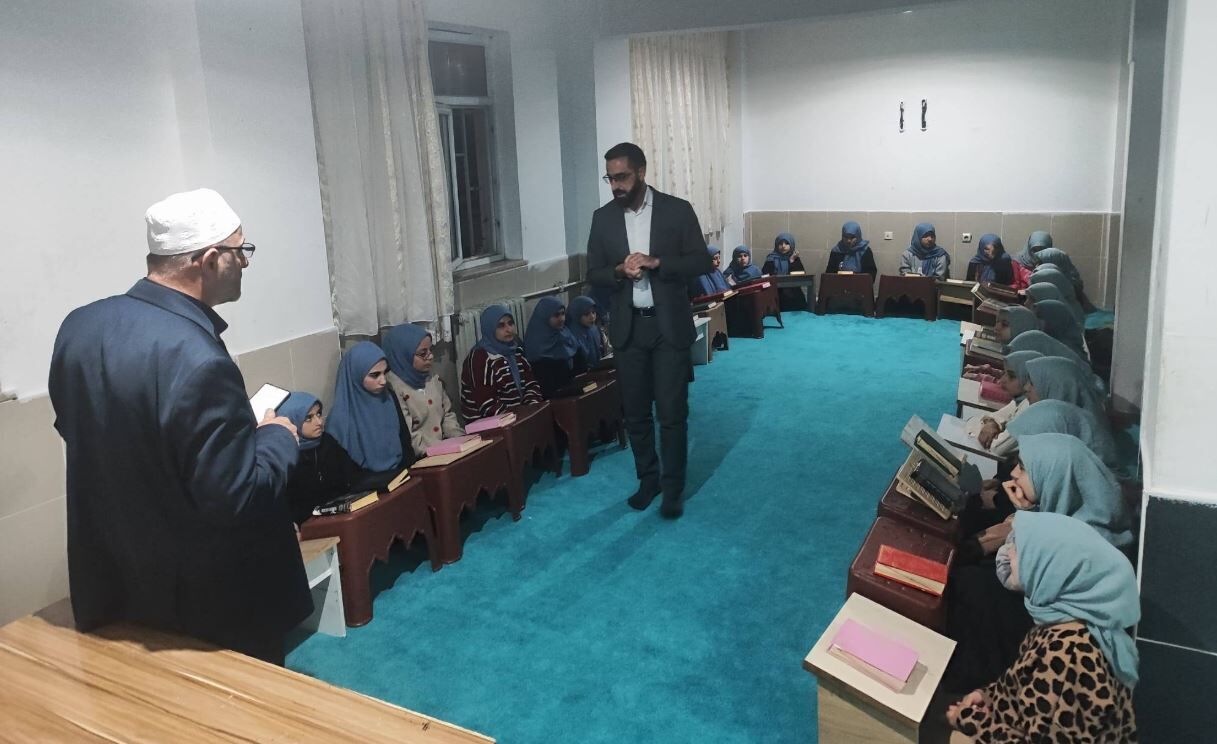 İbrahim Noğman Kozluk Tepecik Hafızlık Kur’an Kursu’nda Öğrencilerle Buluştu (2)