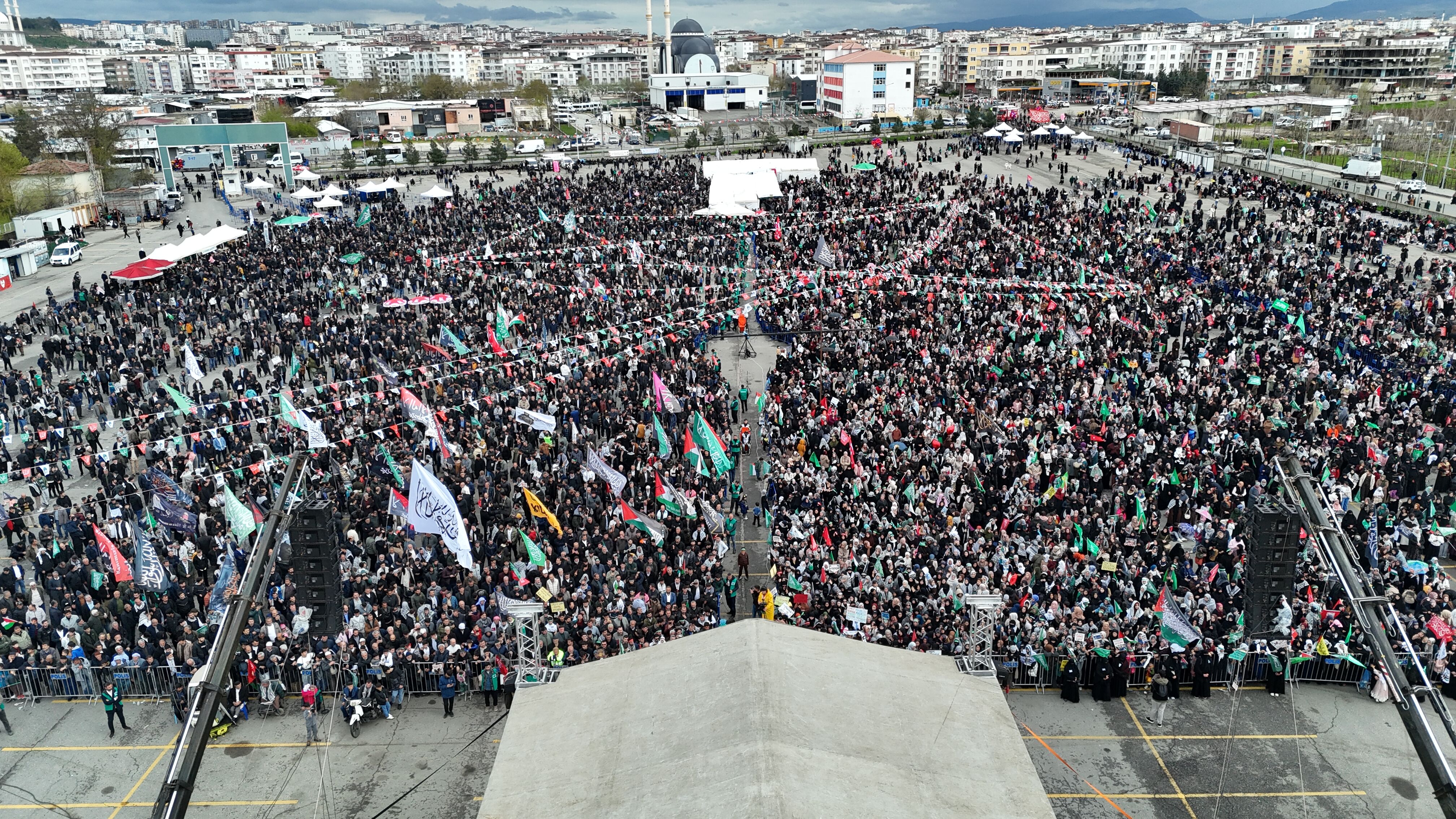 Mevlit Etkinliğine Katılan Vatandaşlar Kurtuluş Vahdet Ve Kardeşliktedir (1)