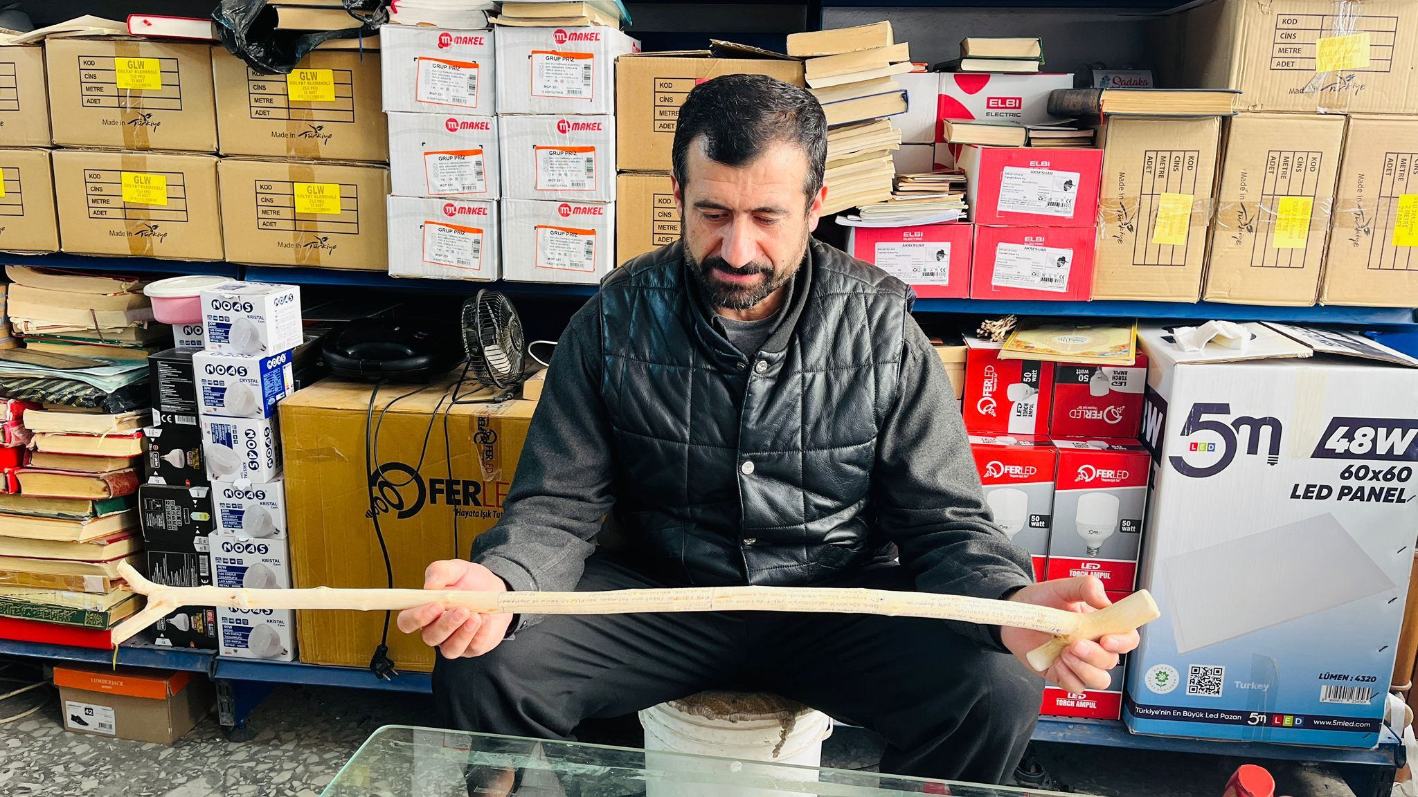 Üzerinde Hikmetli Sözlerin Yazılı Olduğu Baston İlgi Görüyor (2)