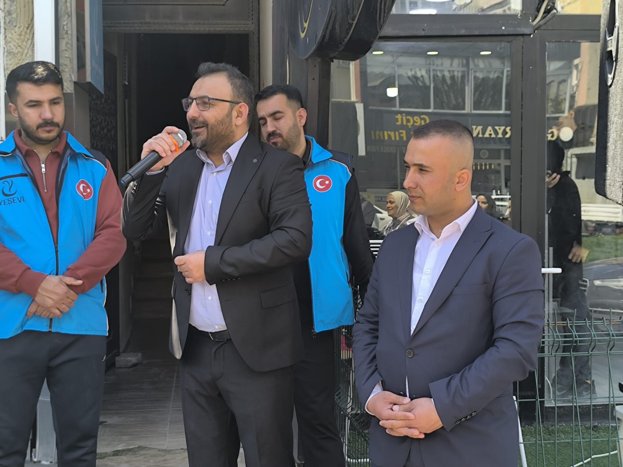 Yesevi Hareketi Derneği Ve Yetim Giydirme Mağazası Açıldı (4)-1