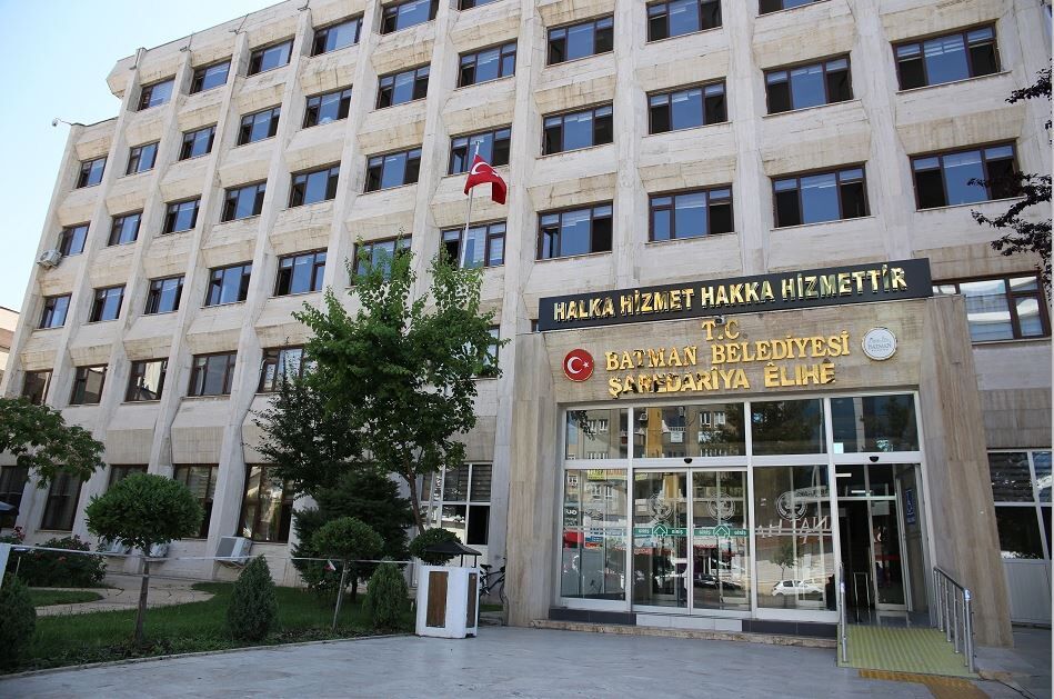Batman Belediyesi’nden İşçisine Bayram Müjdesi: İkramiyeler Hesaplara Yatırıldı!
