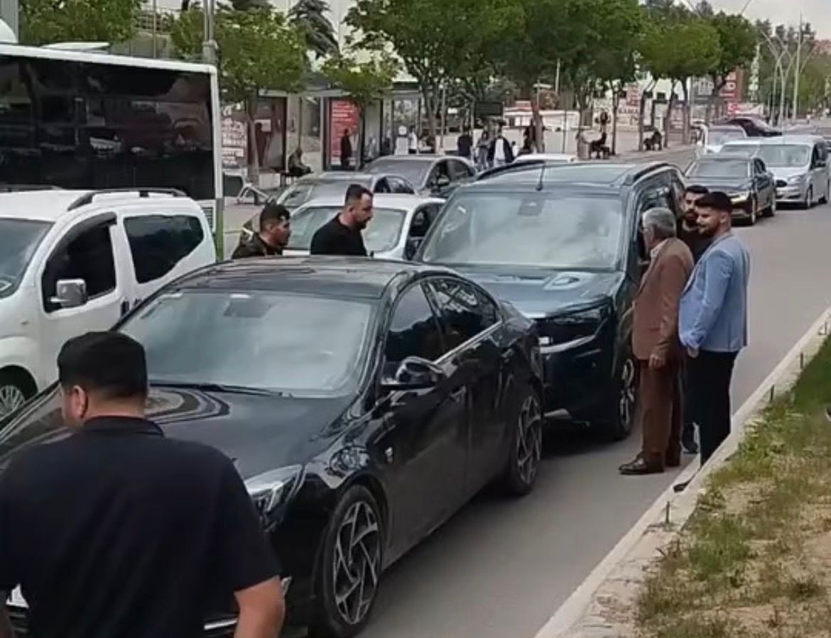 Batman Park Önünde Zincirleme Kaza 4 Araç Birbirine Girdi! (2)