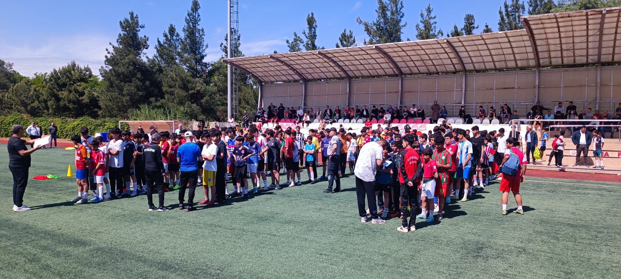 Batman Petrolspor Altyapı Seçmelerinde Rekor Katılım 1500 Genç Yetenek Ter Döktü (1)