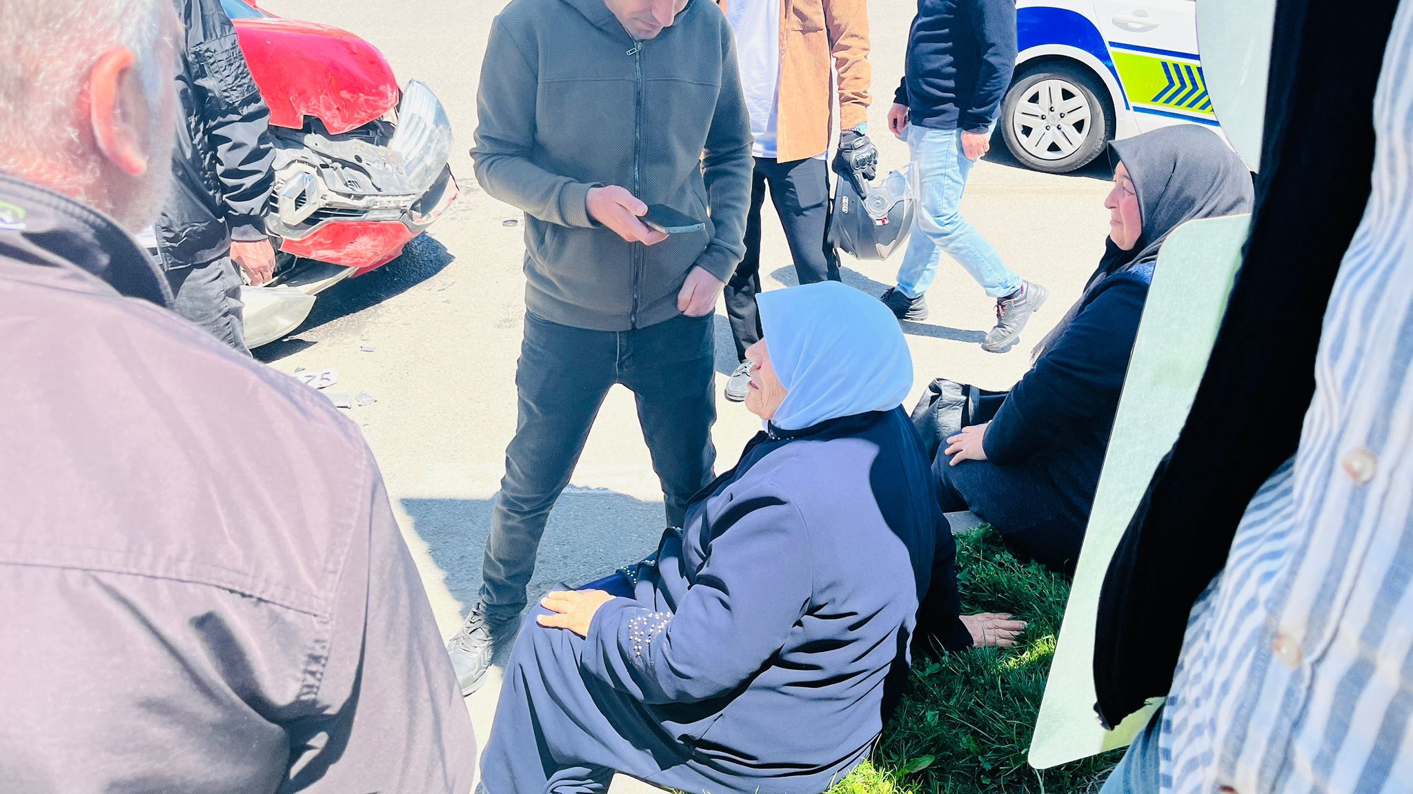 Batman’da Dörtyol Kavşağında Kaza Yaşlı Bir Kadın Hafif Yaralandı (2)