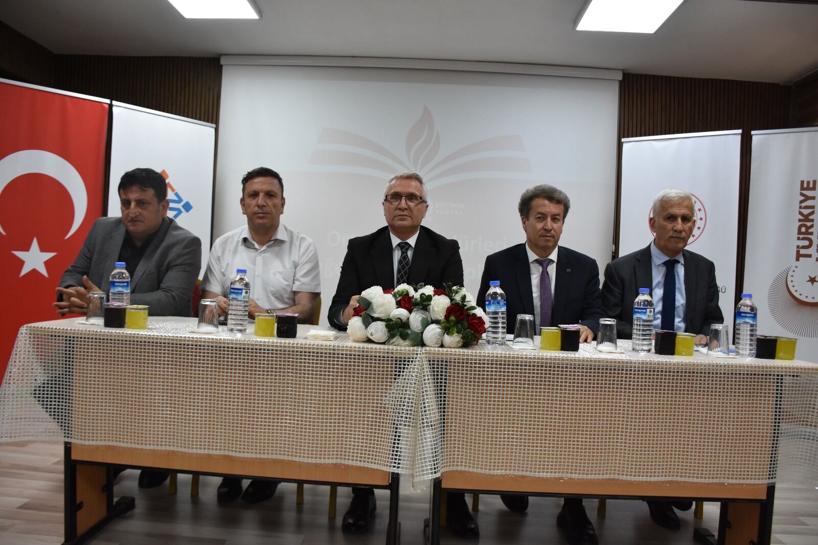 Batman’da Ortaokul Müdürleri Eğitim Gündemiyle Toplandı (1)