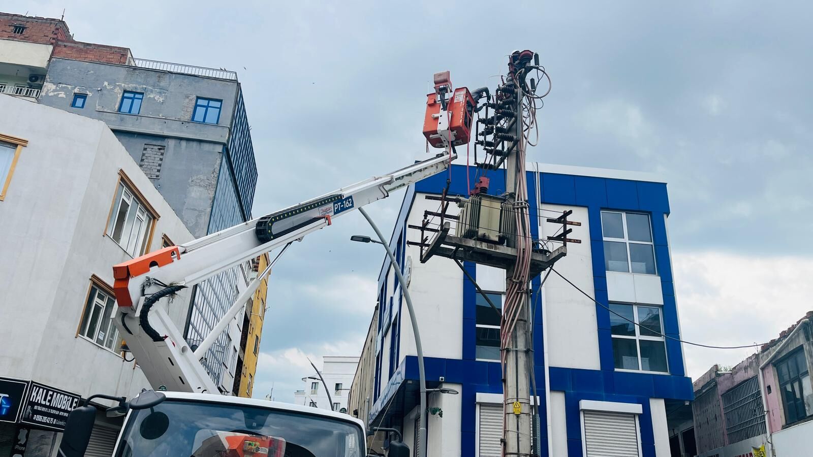 Batman’da Üç Mahallede Elektrik Kesintisi Uygulanacak (2)