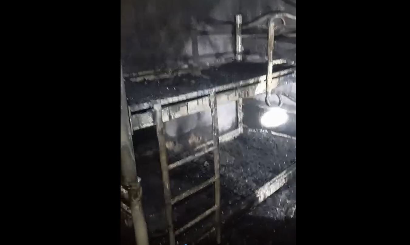 Beşiri’de Gece Yarısı Yangın Paniği Ev Kullanılamaz Hale Geldi (1)