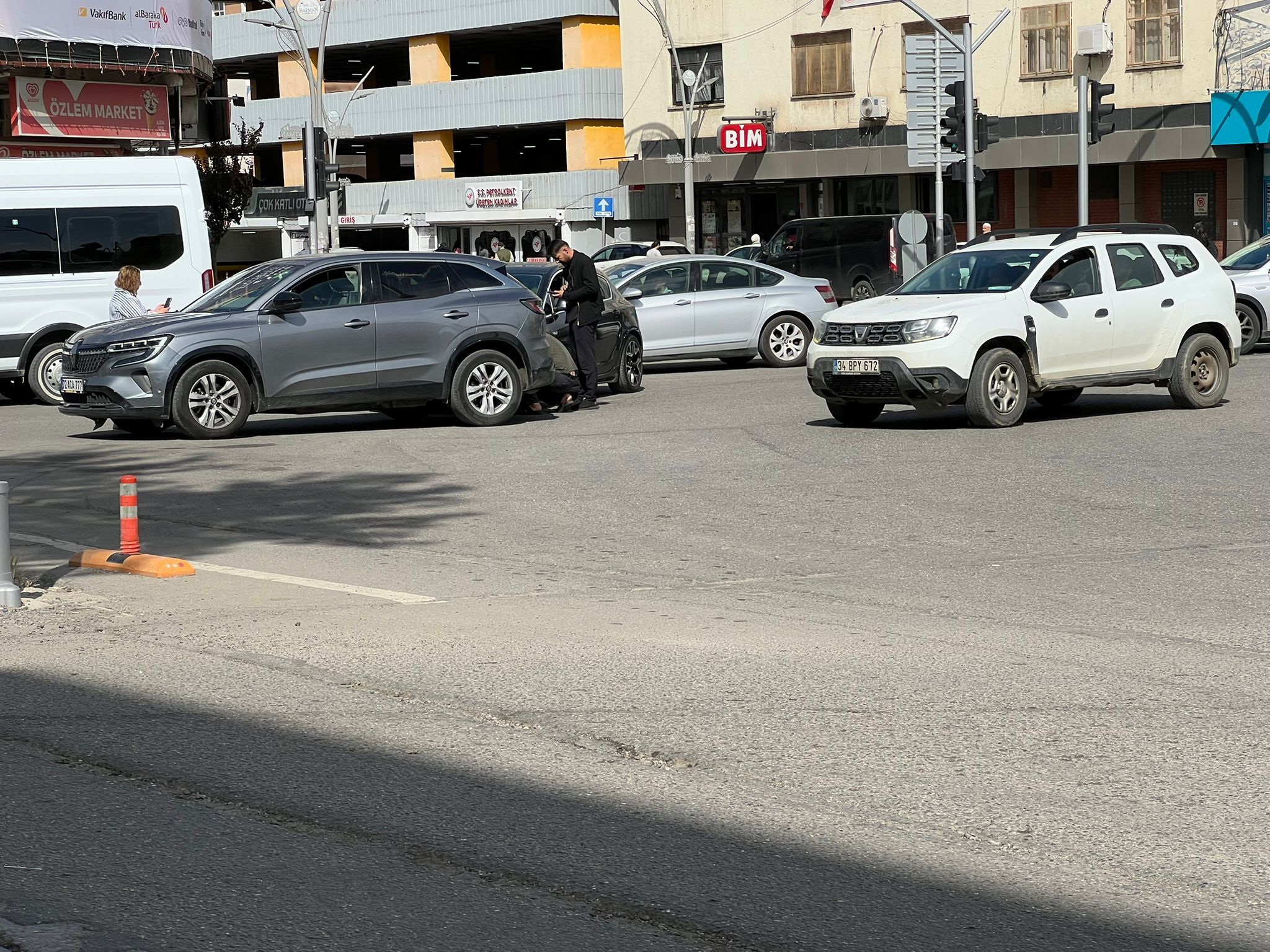 Cumhuriyet Bulvarı’nda Trafik Kazası Maddi Hasar Meydana Geldi (2)