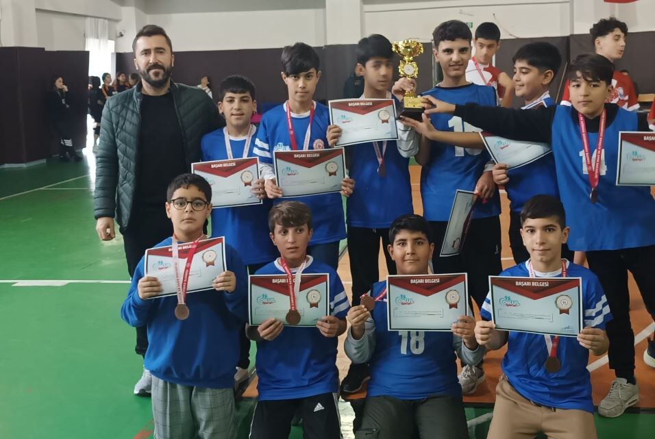 Fernas Ortaokulu Şampiyonluğa Doymuyor (1)