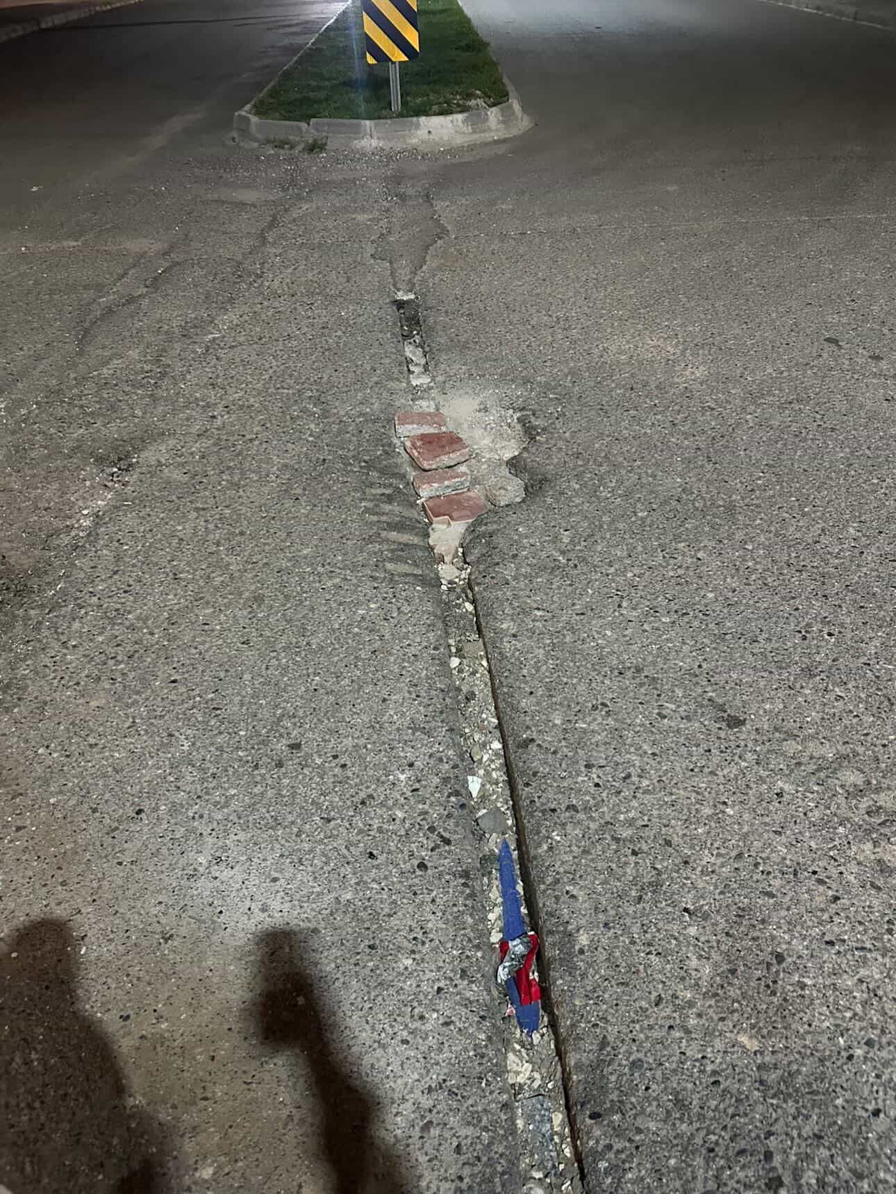 Gültepe Sakinlerinden Yol Tepkisi Araçlarımızın Alt Takımı Kalmadı (1)