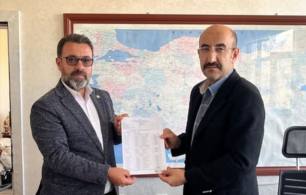 Hüda Par Gercüş İlçe Başkanı Başaran Mazbatasını Aldı