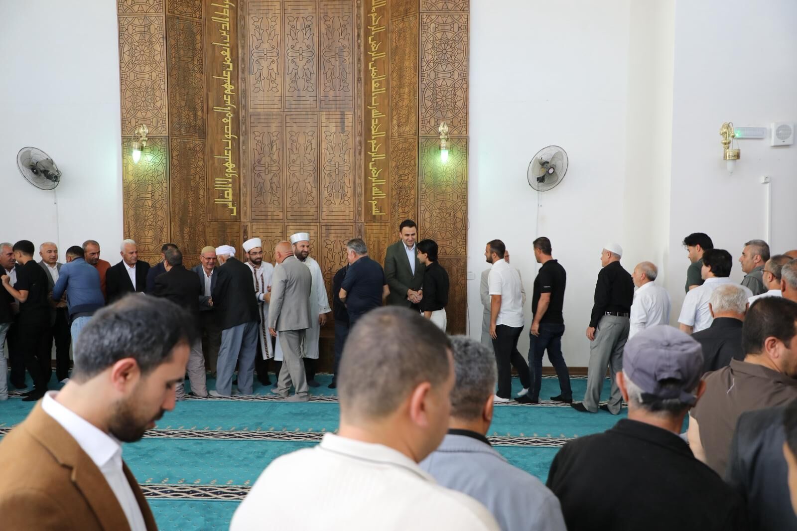 Kaymakam İmrak Bayram Namazı Sonrası Vatandaşlarla Buluştu (1)