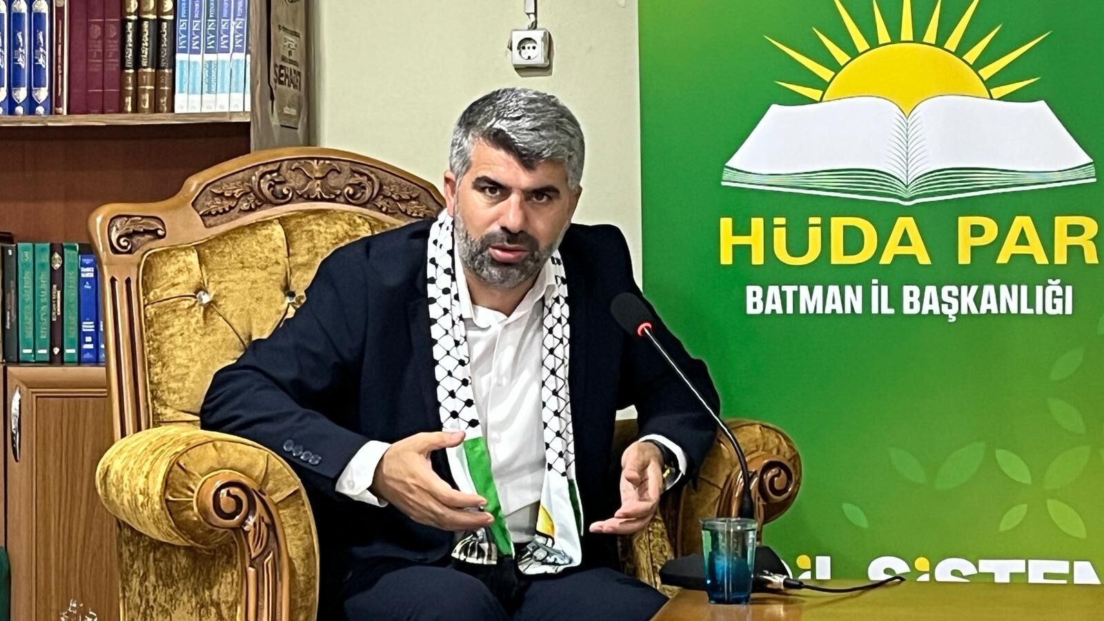 Milletvekili Faruk Dinç Batman’da Gençlerle Buluştu Gençler Yozlaşmıyor, Yozlaştırılıyor (3)
