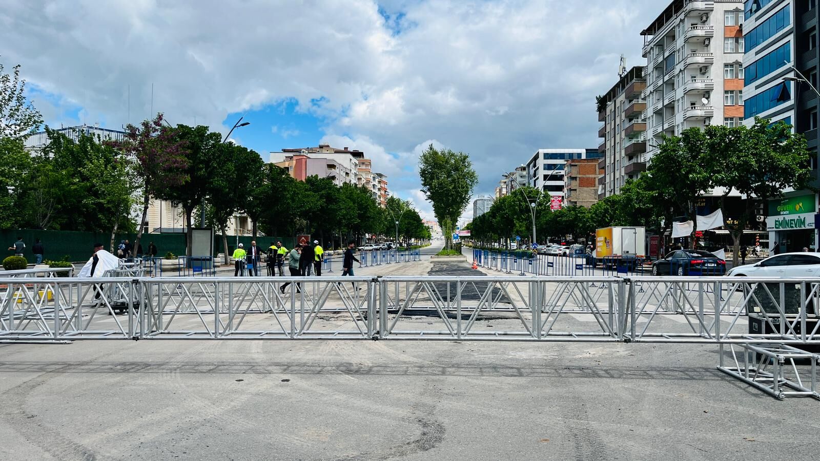 Şampiyonluk Coşkusu Eziyete Dönüşmesin! Ana Cadde Bir Haftadan Fazla Trafiğe Kapatılıyor (3)