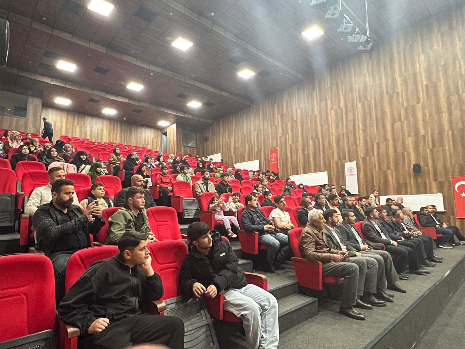 Sason’da Ekran Bağımlılığı Semineri Verildi (1)