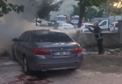 Yanan Otomobil Kullanılamaz Hale Geldi (3)-1