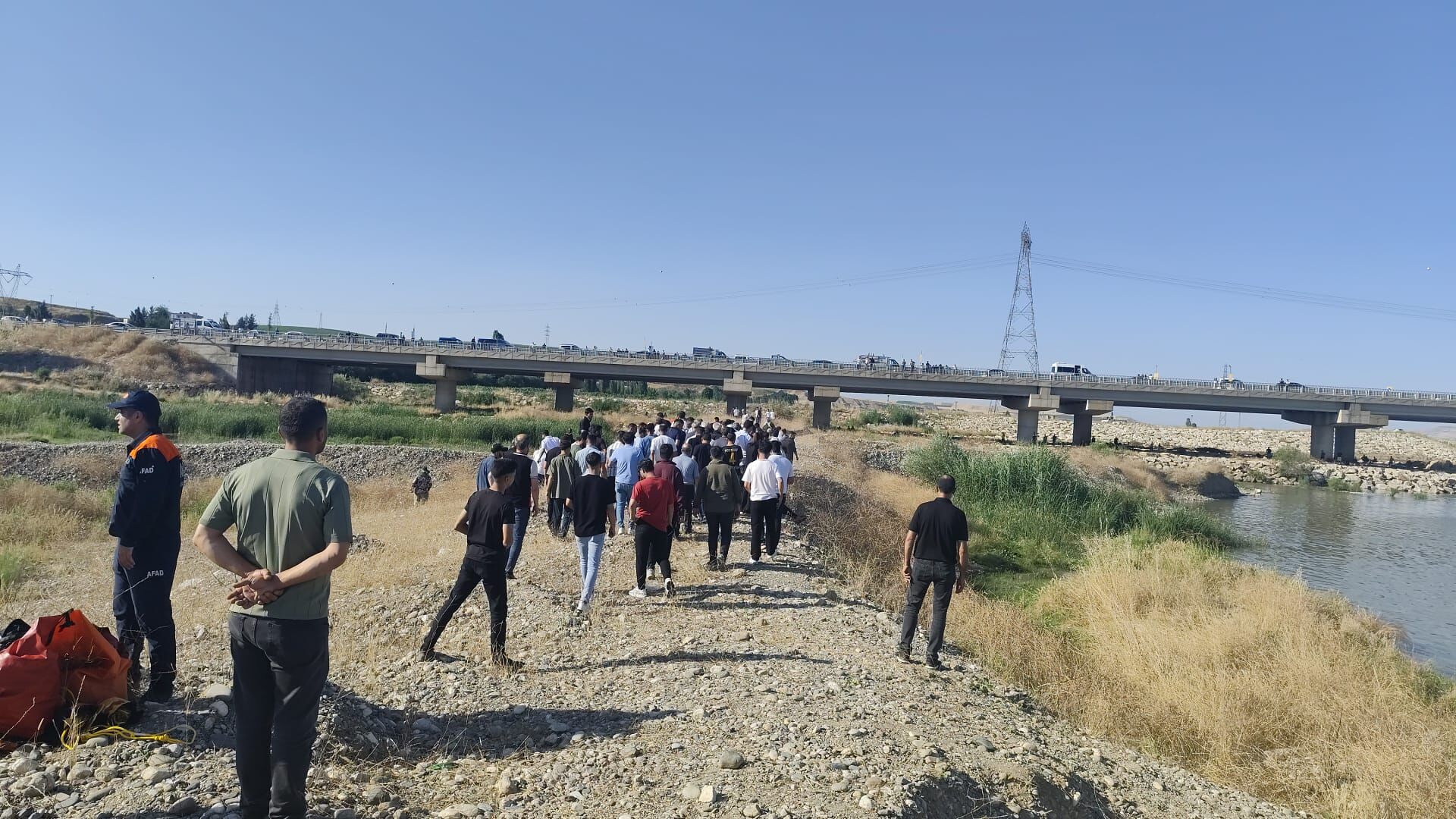 Batman Çevre Yolunda Boğulma Tehlikesi Kalp Masajı Yapıldı (1)