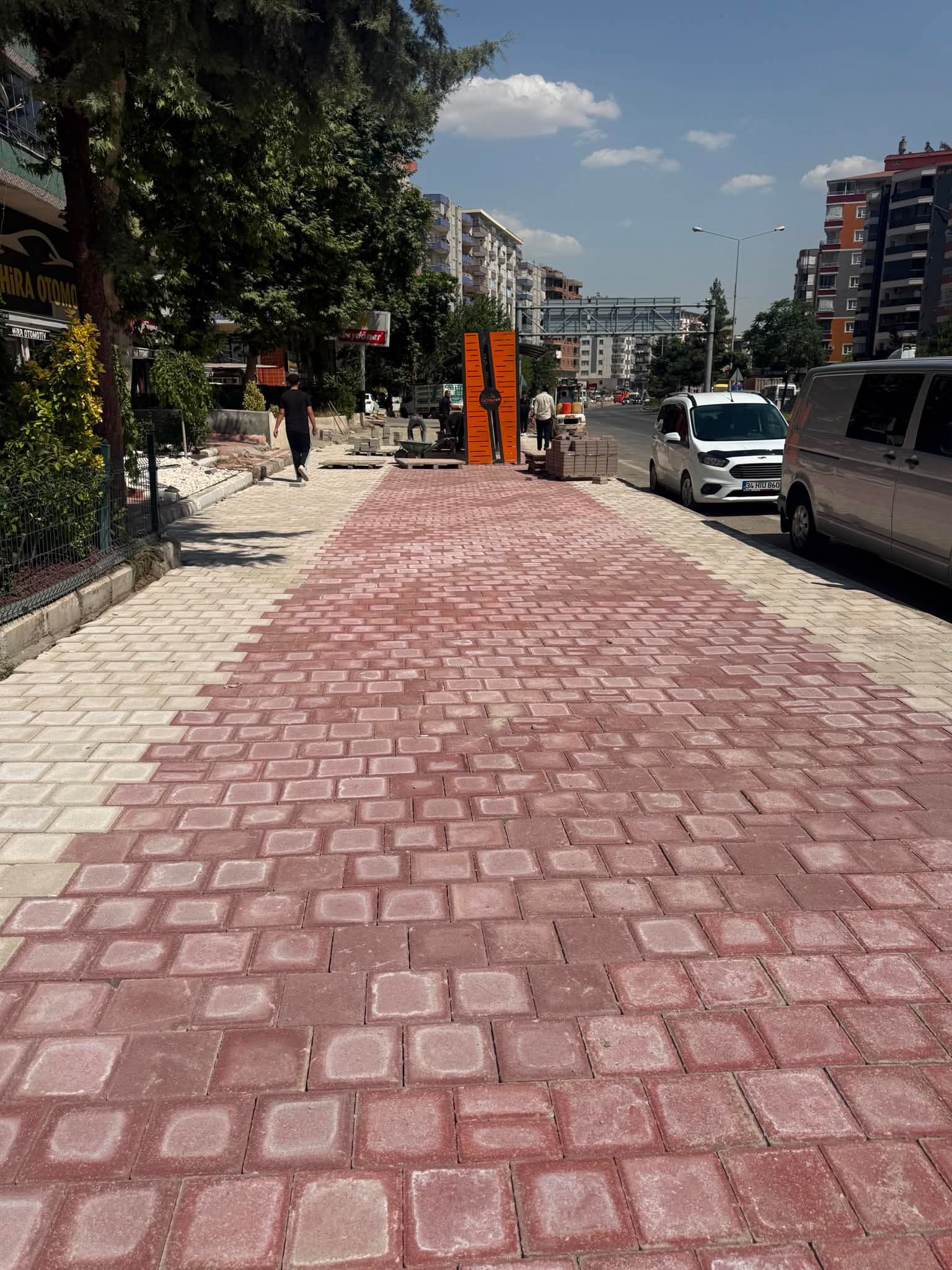 Batman'da 10 Bin Metrekarelik Kaldırım Yenileme Çalışması Başladı (2)