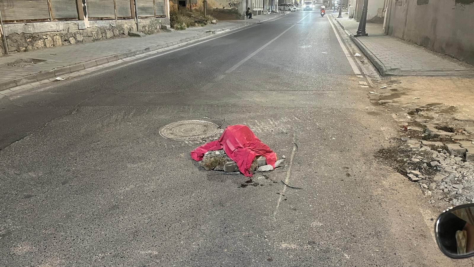 Batman’da Petrol Caddesi’nde Yol Çöktü Sürücüler İçin Kaza Davetiyesi!