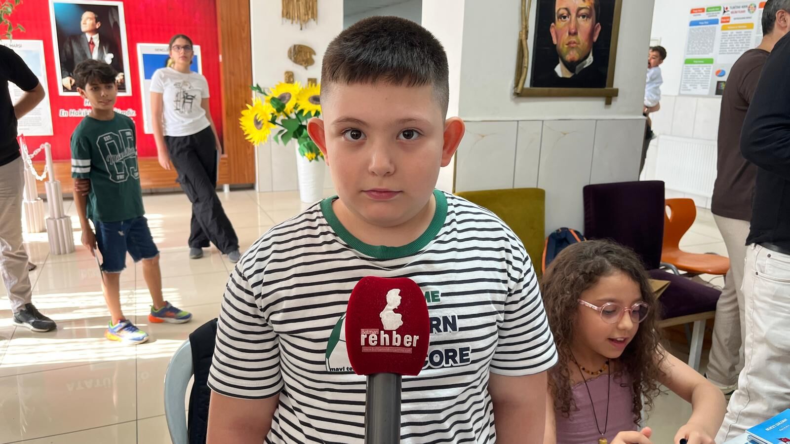 Batman'da Türkiye'de Bir İlk 3. Sınıf Öğrencilerinden Türkçe Ve İngilizce Resfebe Kitabı (3)