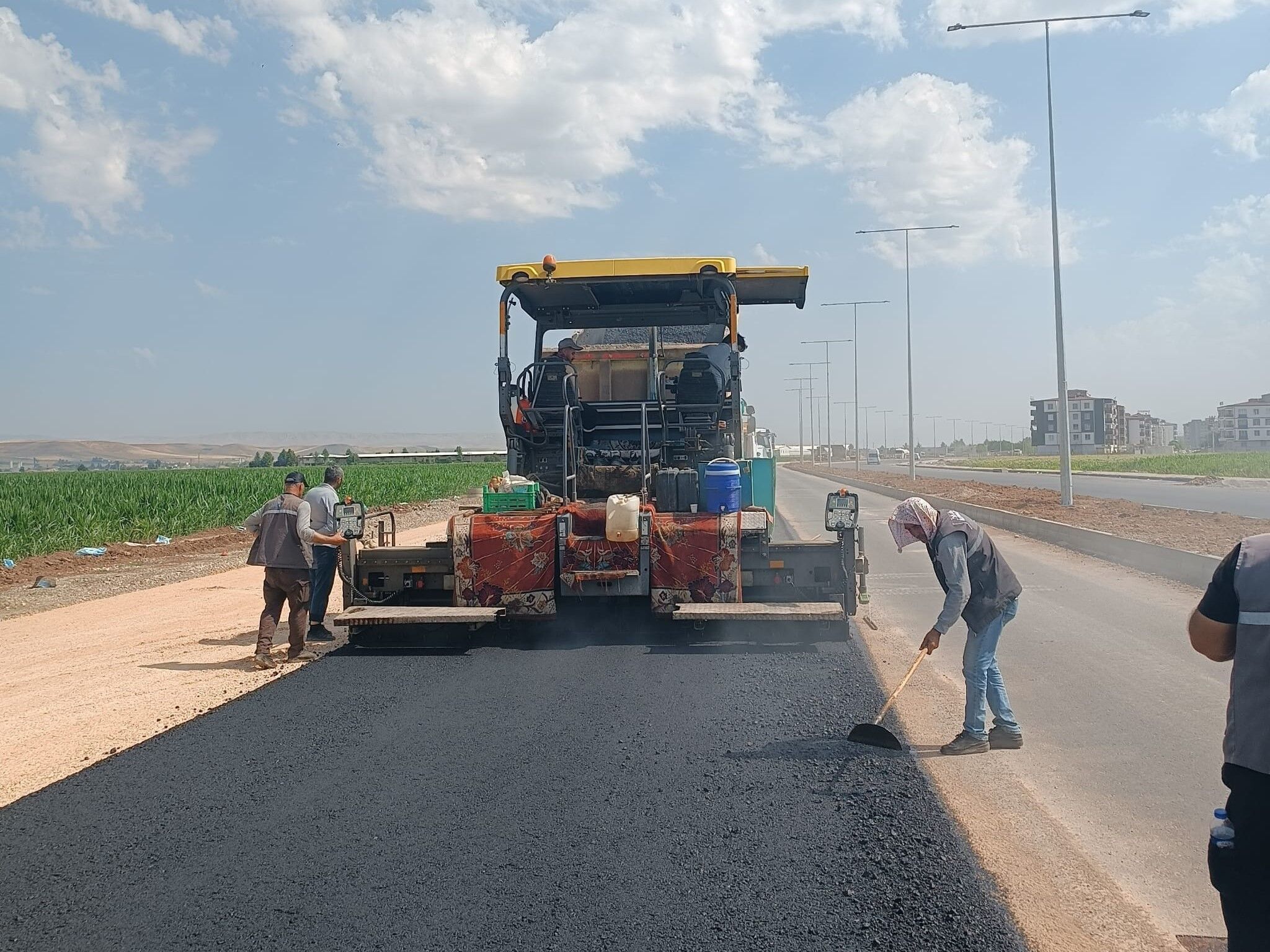 Batman’da Yol Ve Asfalt Çalışmaları Sürüyor (2)