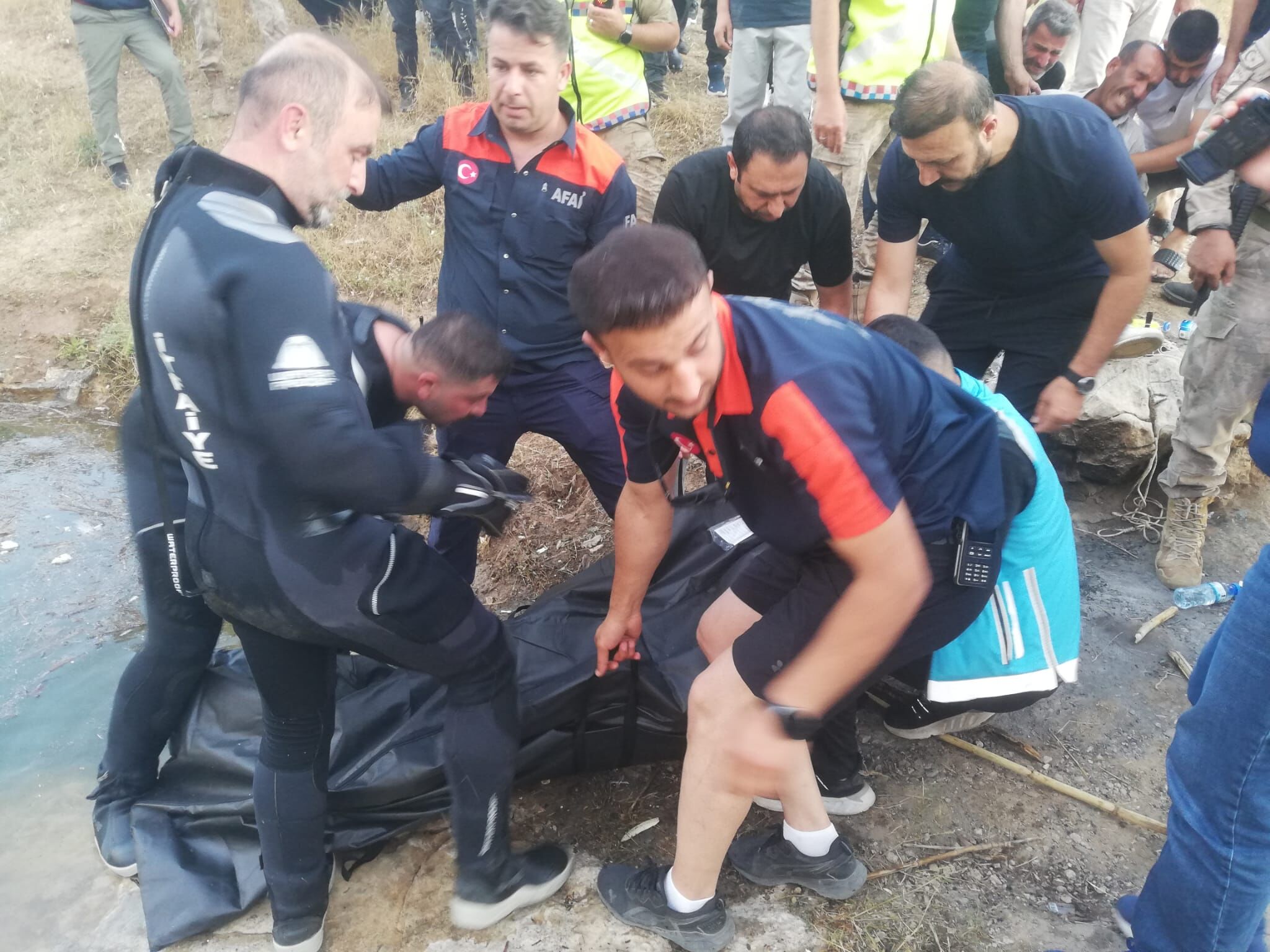 Botan Çayı’nda Acı Son 17 Yaşındaki Genç Hayatını Kaybetti (5)