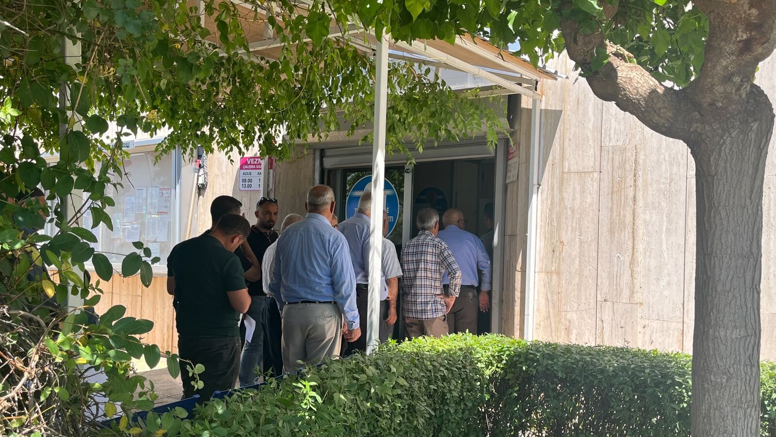 Emlak Vergisinde Son Gün Yoğunluğu Vezneler Önünde Uzun Kuyruklar Oluştu (4)
