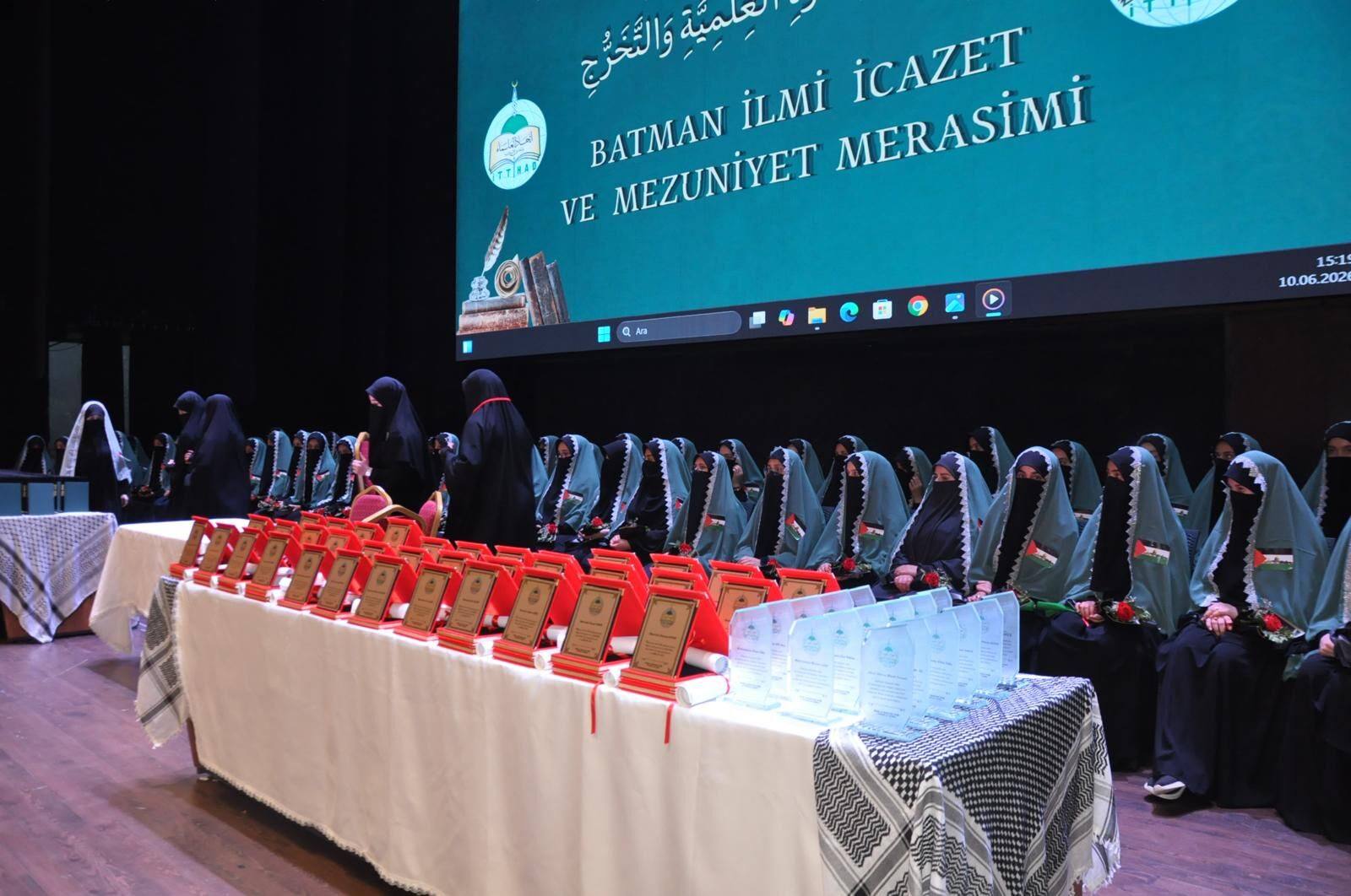İcazet Alarak Alime Oldu (1)